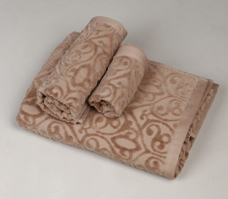 Velour Elegance Damask Towel Set - Image 3